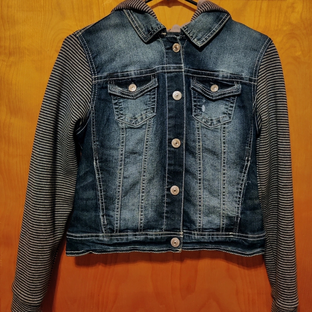 Great hoodie type jacket..